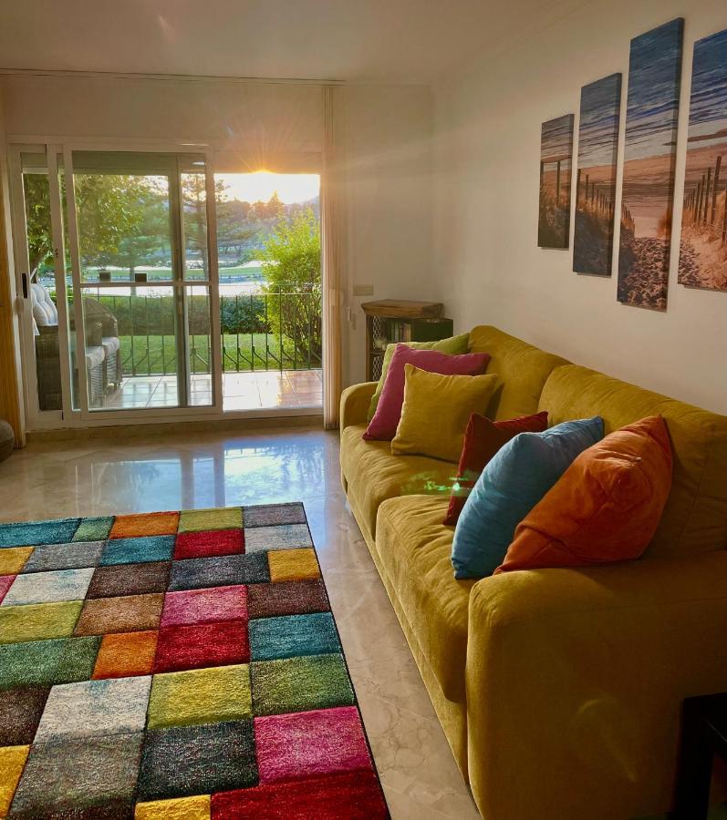Sunset Apartment, Front Line Golf